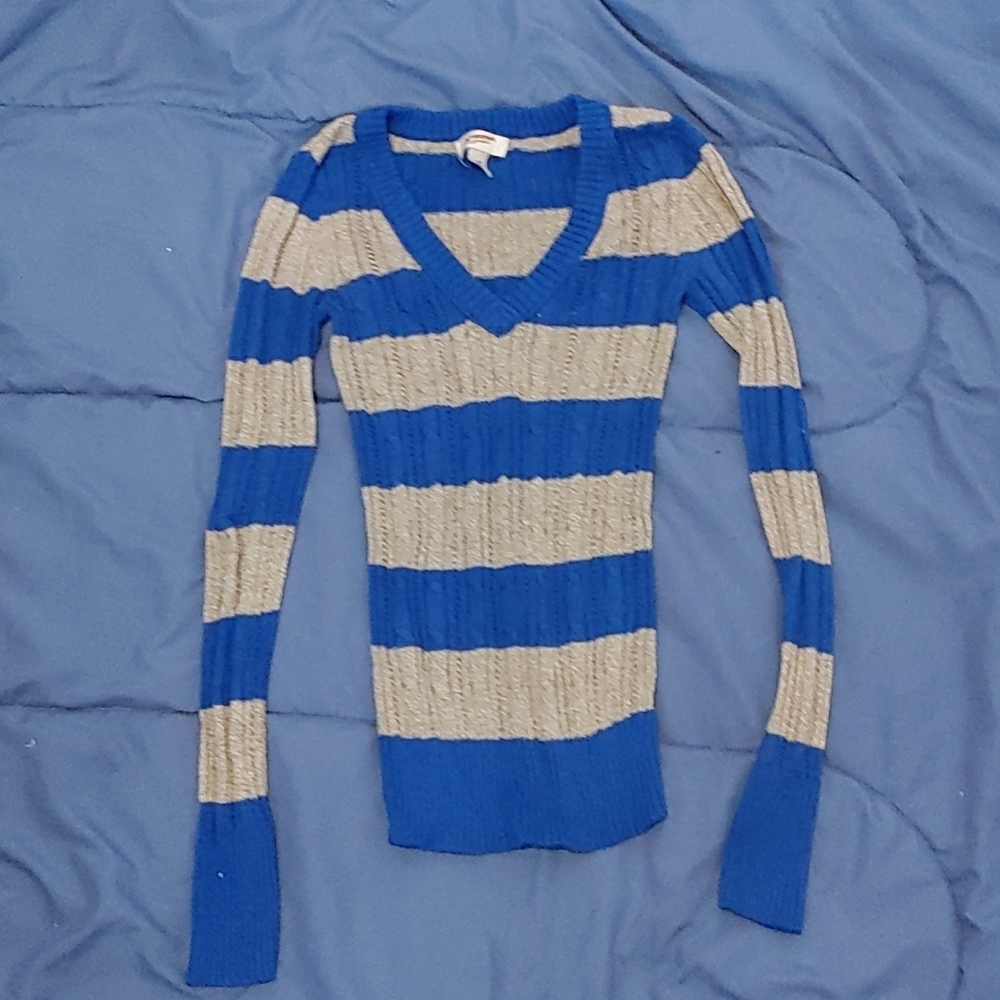 Small arizona jean co. Blue and grey long sleeve